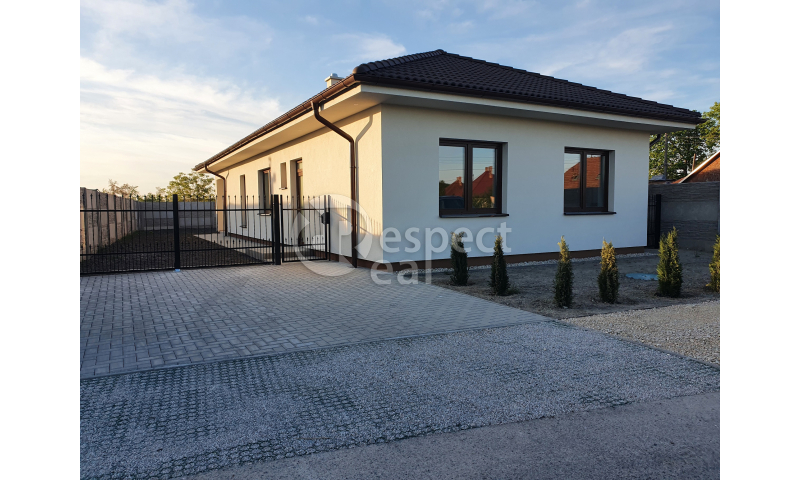 4-izbový rodinný dom na kľúč s výborným napojením na R7 DOHODA MOŽNÁ!