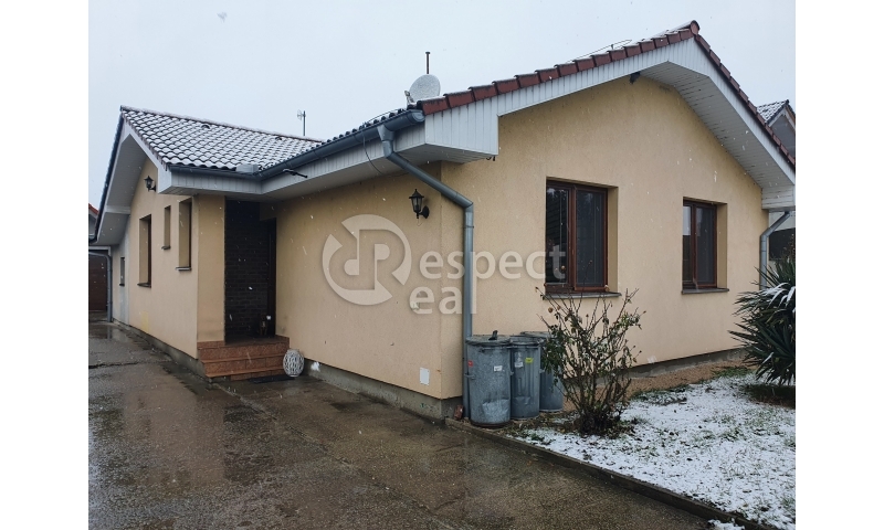3-izbový rodinný dom s trojgarážou v obci Michal na ostrove